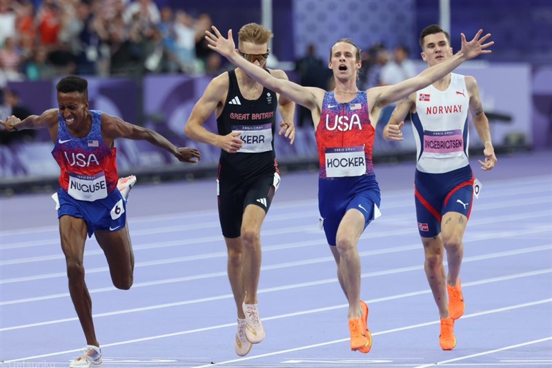 超高速の男子1500mは23歳ホッカーが五輪新3分27秒65で制す！2冠狙ったインゲブリグトセンは4位／パリ五輪