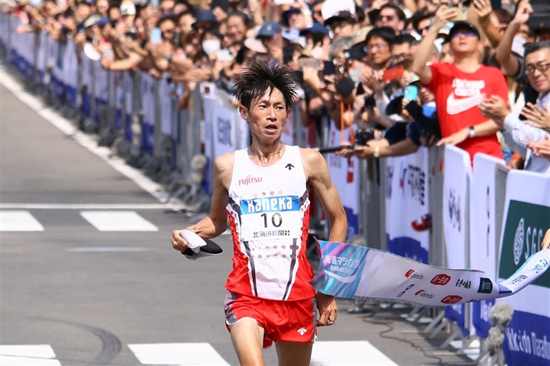 中村匠吾が苦しい時期を乗り越え、オリンピアンの意地見せる優勝 女子はカムルが初マラソンV／北海道マラソン