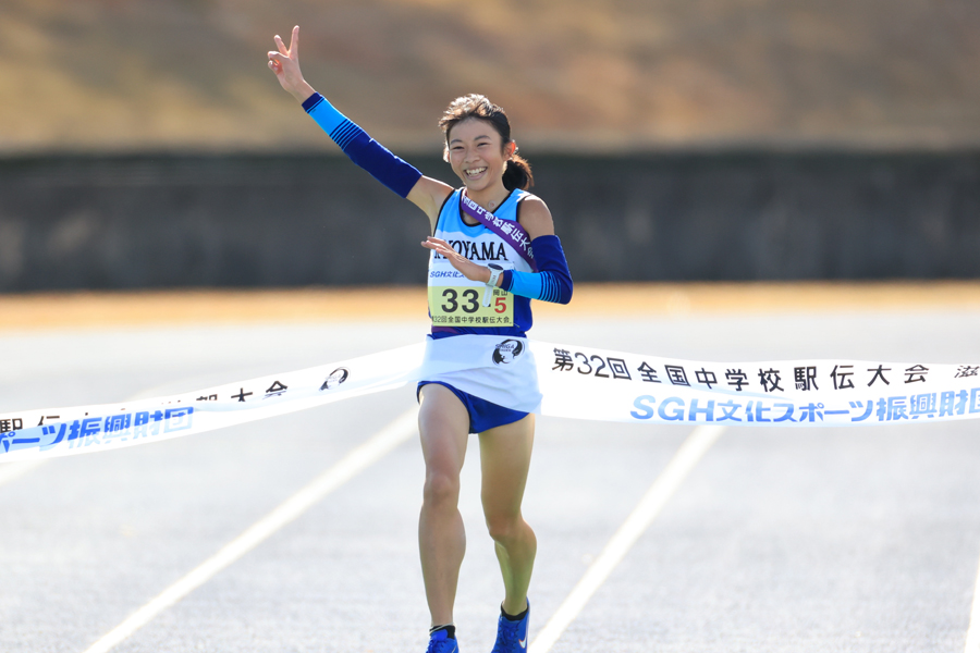 女子・京山が圧巻の独走V2！史上6チーム目の連覇、4区区間新の下田「練習通りの走りをするだけ」／全中駅伝