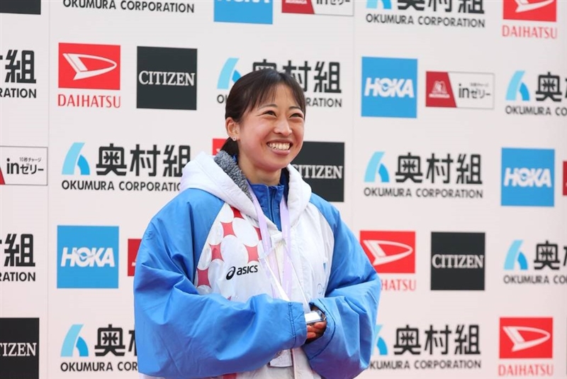 小林香菜が日本歴代10位の激走「最後まで力を出し切る」驚異の粘り、残り800mで逆転／大阪国際女子マラソン