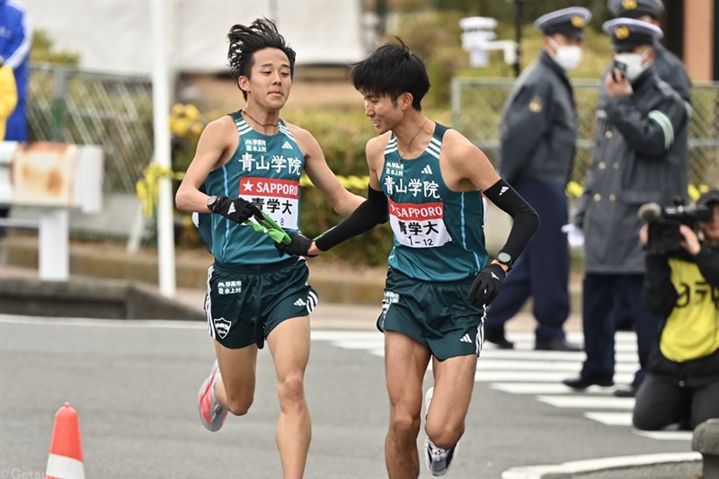 青学大が8区もトップ中継 2位・駒大は1分56秒差 早大が3位に浮上 東洋大がシード圏へ！／箱根駅伝