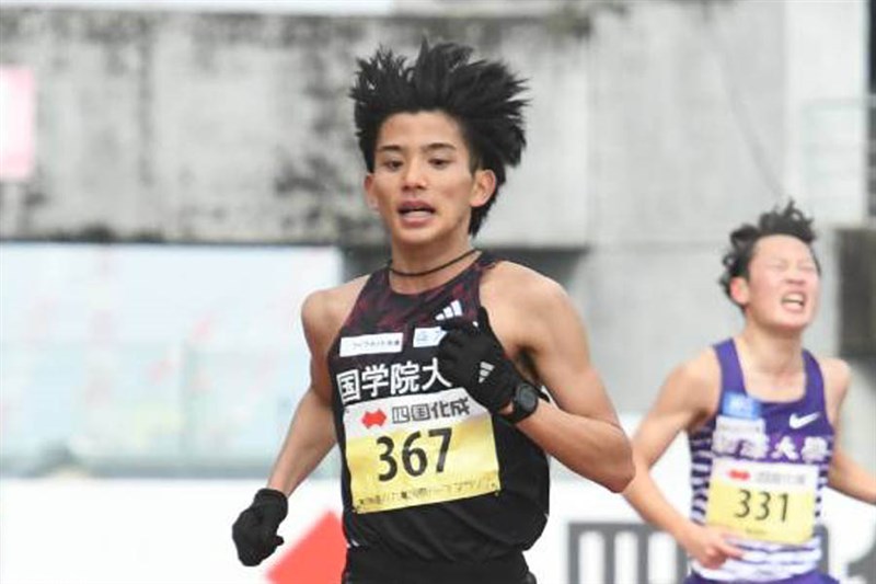 國學院大・上原琉翔が3位 國學院大勢1時間0分台4人で「他大にプレッシャーを」／日本学生ハーフ